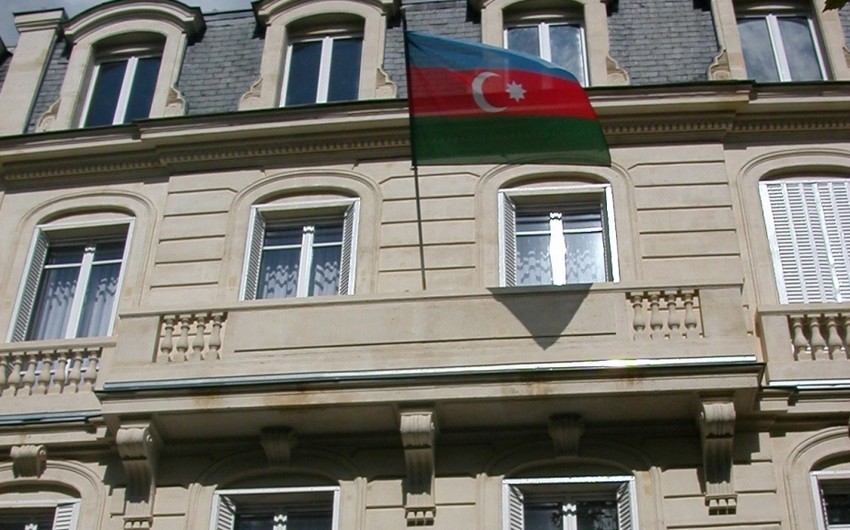 Azerbaijan's diplomatic mission in France reaches out to Catholics after church fire