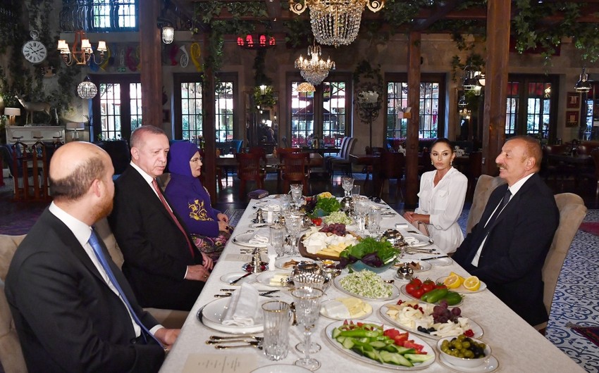 В честь президента Турции и его супруги дан обед