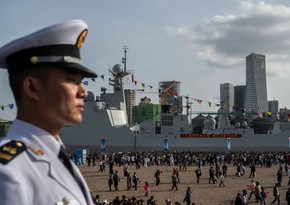 Китай построил первый в мире корабль для перевозки дронов