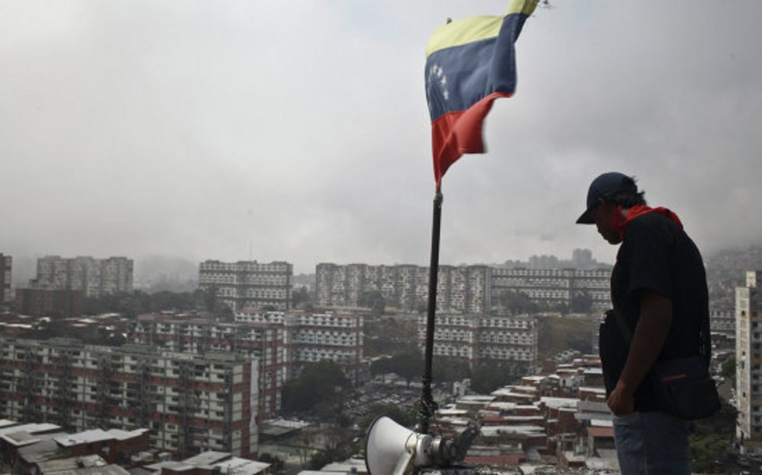 Венесуэла приняла бюджет на 2015 год из расчета $60 за баррель нефти