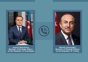 Azerbaijani, Turkish FMs hold phone conversation 