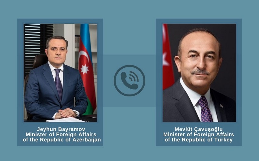 Azerbaijani, Turkish FMs hold phone conversation 