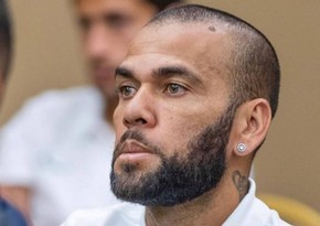 Осужденный футболист Дани Алвес вышел на свободу