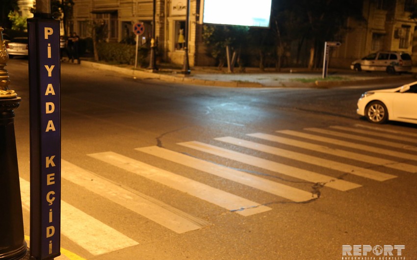 В Баку мужчину среднего возраста сбила машина, водитель сбежал