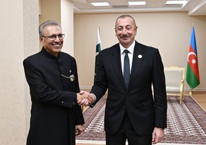 Ilham Aliyev congratulates President and Prime Minister of Pakistan