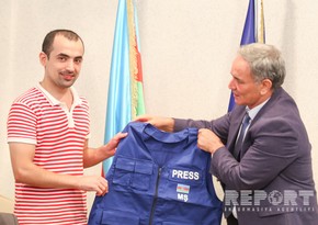 Press Council distributes vests to journalists - PHOTO