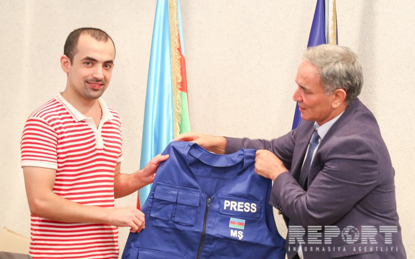 Press Council distributes vests to journalists - PHOTO