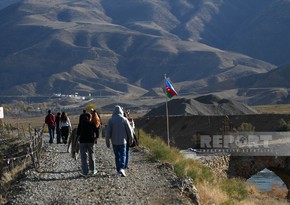 American researchers visit Khudafarin Bridge