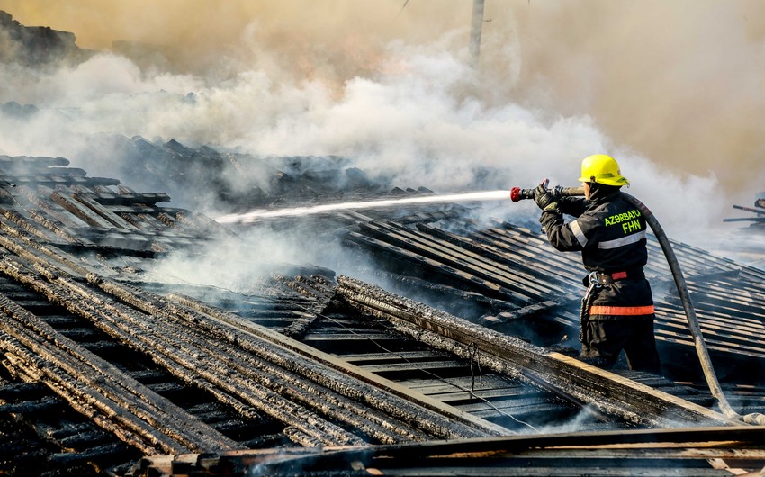 В Гяндже произошел пожар в жилом доме