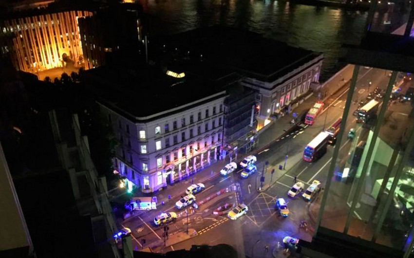 Londonda baş vermiş insident zamanı bir neçə nəfər ölüb, yaralılar var - VİDEO - FOTO - YENİLƏNİB