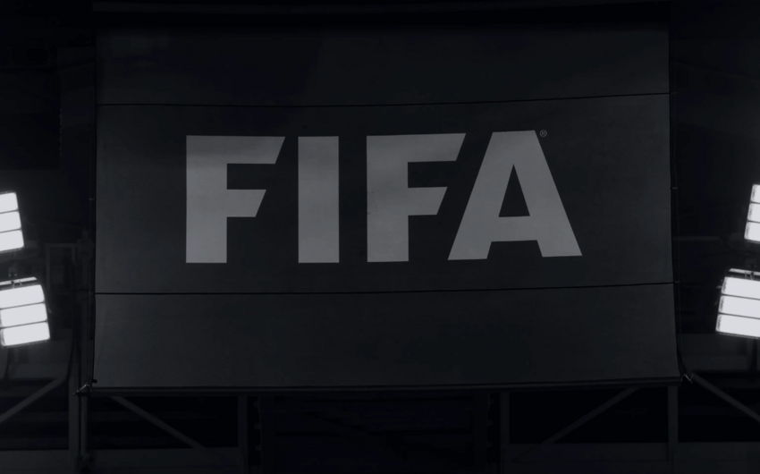 FIFA prezidenti oyunu zamanı vəfat edən jurnalistin ailəsinə başsağlığı verib