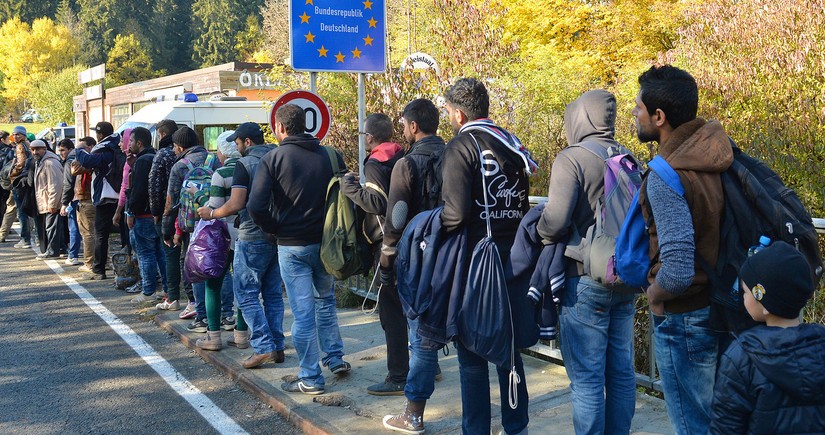 МВД Германии предлагает увеличить долю людей с миграционным прошлым на госслужбе