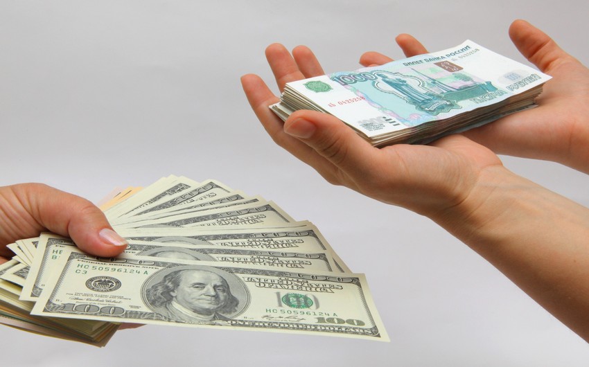 ​Россияне потратили 5% доходов на покупку иностранной валюты