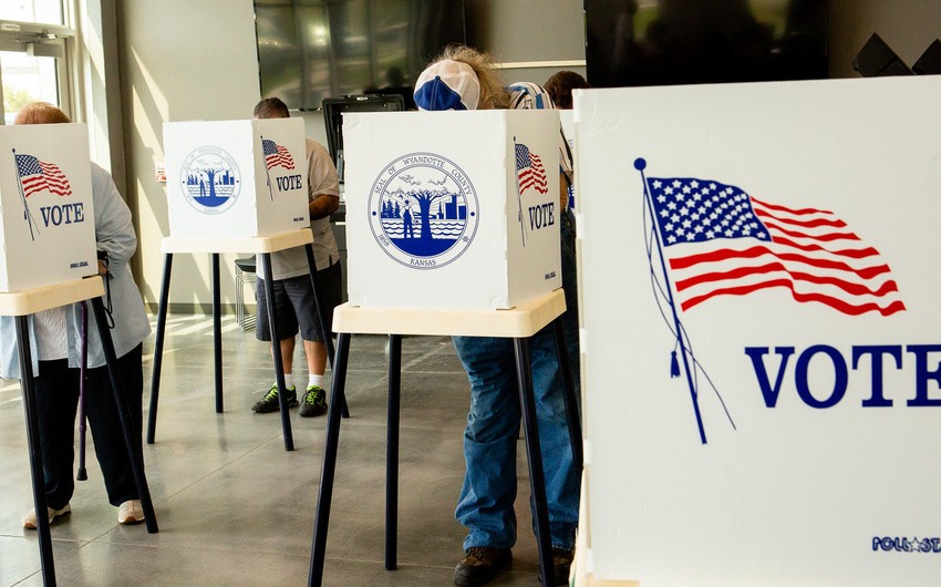 В США открылись первые избирательные участки по выборам президента