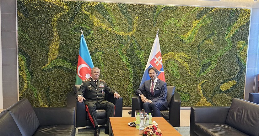 Azerbaijan Defense Minister pays official visit to Slovakia