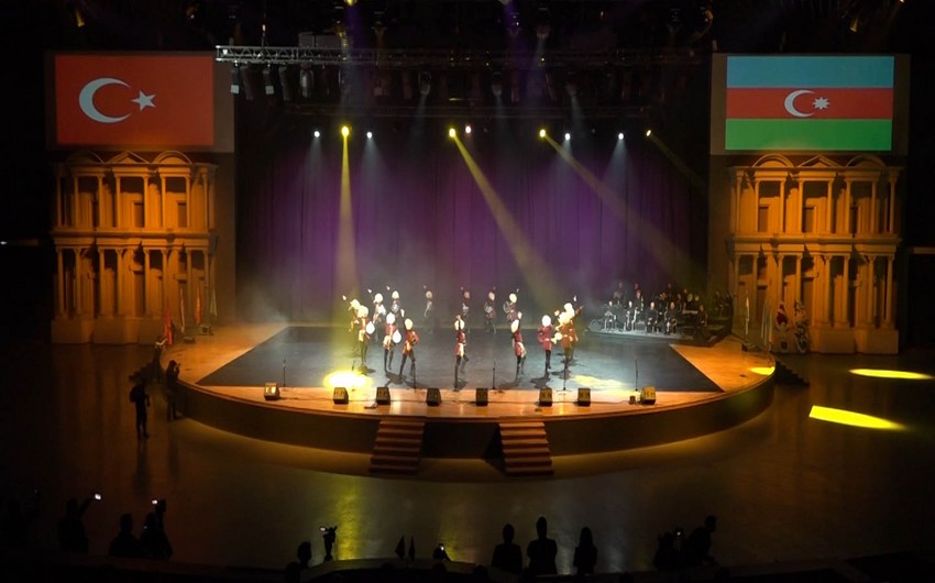 İstanbulda Azərbaycan Xalq Cumhuriyyətinin 100 illiyi münasibətilə konsert proqramı təşkil olunub - FOTO