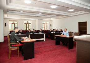 Вилаят Эйвазов провел в Исмаиллы прием граждан и строевой смотр