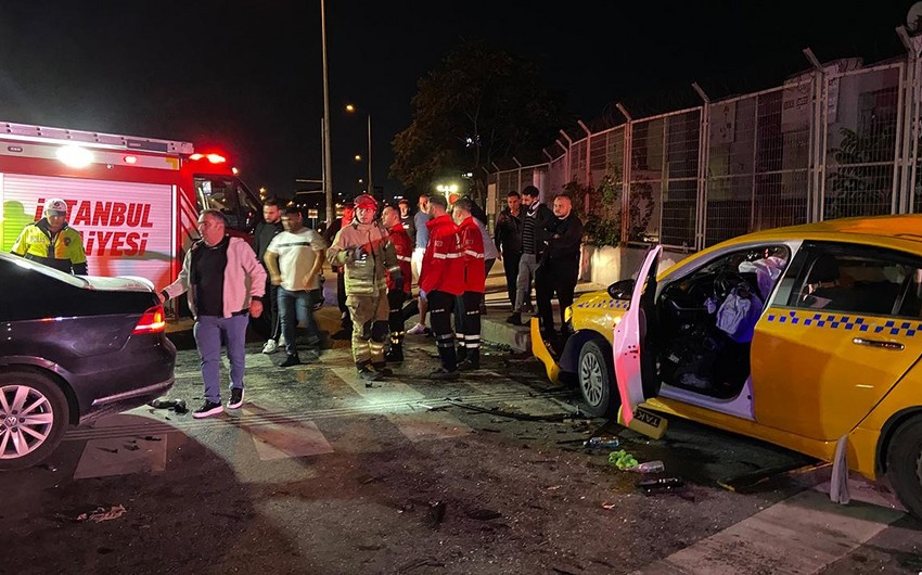 İstanbulda ağır yol qəzasında 10 nəfər yaralanıb