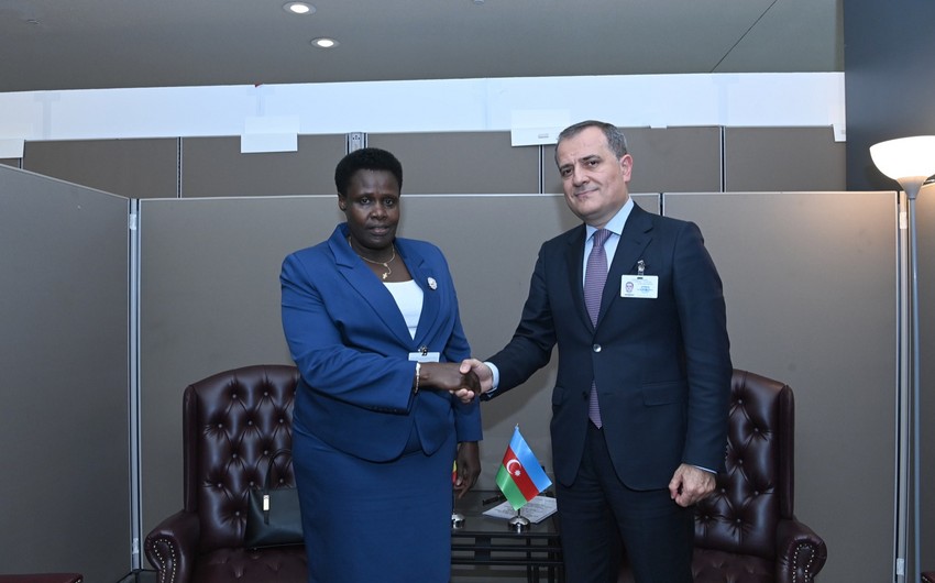 Jeyhun Bayramov discusses activities of Non-Aligned Movement with Vice President of Uganda