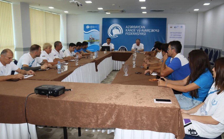 Renowned rowing expert arrives in Azerbaijan