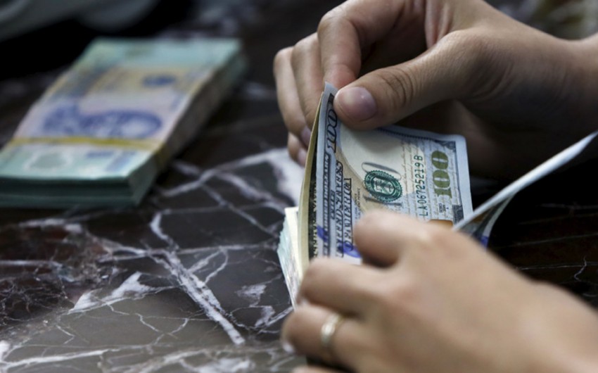 Средний курс доллара в Азербайджане в следующем году составит 1,72 маната