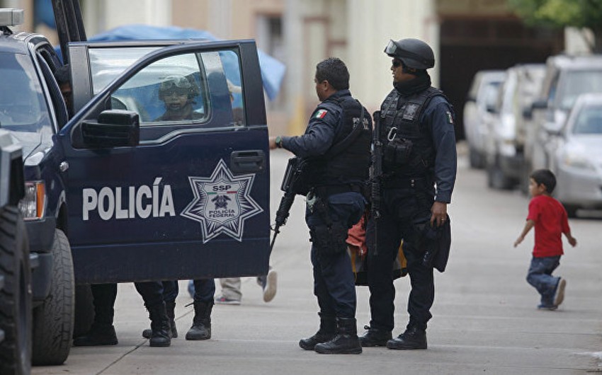 ​Meksikada baş vermiş silahlı insident nəticəsində 2 nəfər öldürülüb, 5 nəfər yaralanıb