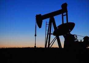 Oil prices vary amid external fluctuations