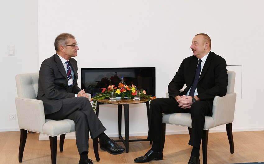 Prezident İlham Əliyev Davosda “Procter and Gamble Europe” şirkətinin prezidenti ilə görüşüb
