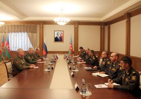 Министр обороны Азербайджана встретился с новым командующим российскими миротворческими силами