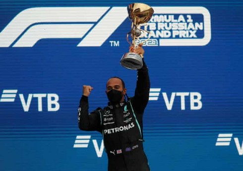 Хэмилтон стал первым на Гран-при России и одержал 100-ю победу в "Формуле-1"