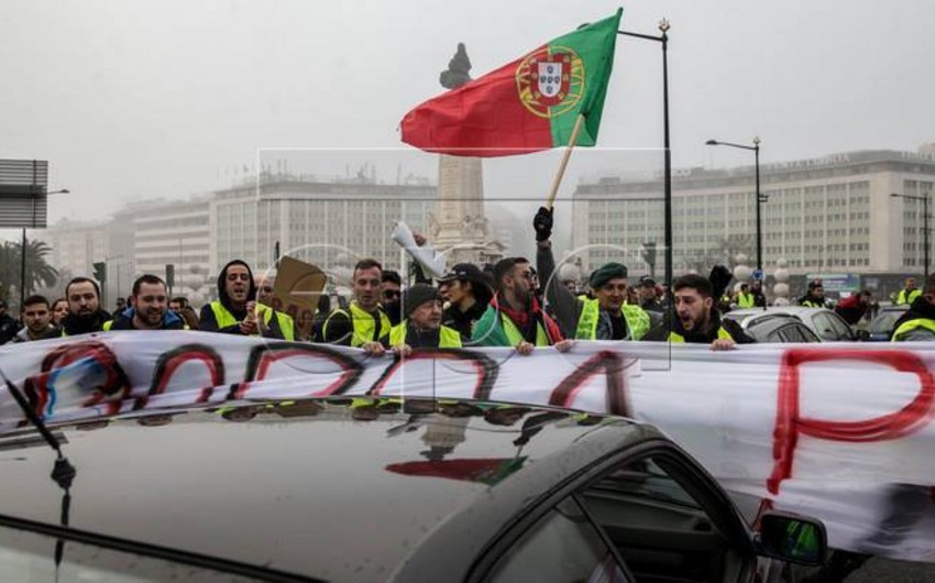 В Португалии начались протесты движения желтых жилетов - ВИДЕО