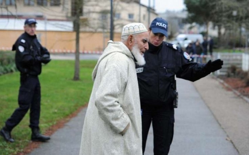Четыре мечети закрыли власти Франции