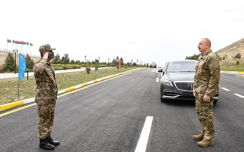 Президент Азербайджана Ильхам Алиев посетил воинскую часть Сил специального назначения