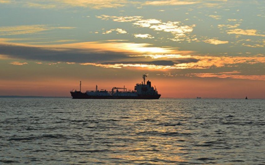 В Гибралтаре задержали танкер, незаконно перевозивший нефть в Сирию