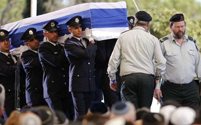 Shimon Peres buried