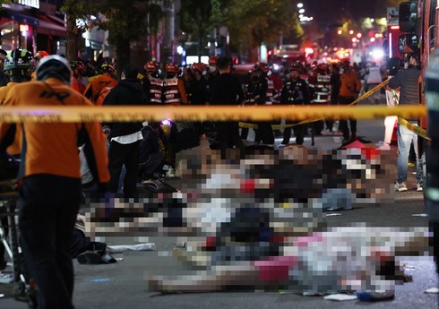 В результате давки в центре Сеула погибли 59 человек