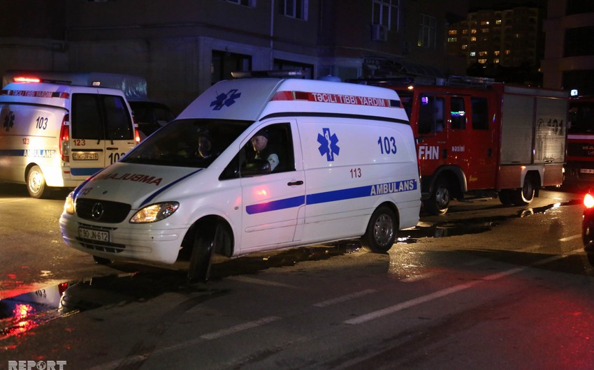 В результате пожара в высотном здании Баку, отравились 7 человек - ФОТО