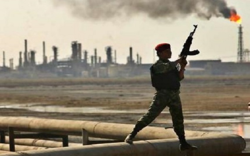 İraq kəşfiyyatı: İŞİD neft satışından ayda 50 milyon dollar qazanır
