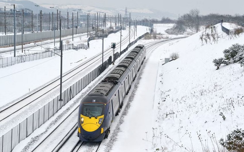 New Year’s travel chaos as Eurostar and Southeastern trains cancelled over Thames tunnel flooding