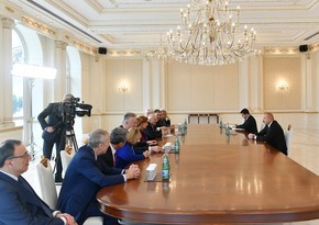 Ilham Aliyev receives co-chairs and members of Board of Nizami Ganjavi International Center
