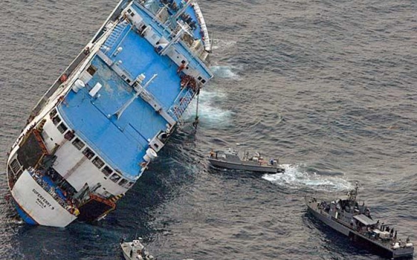 Семь человек погибли при столкновении судов близ Южной Кореи