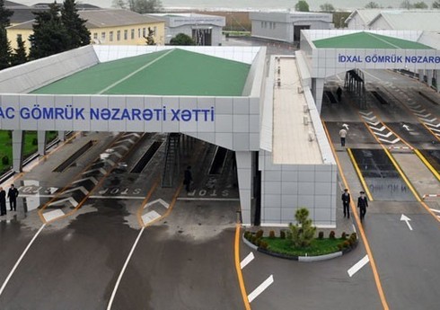 Поступления по дорожному налогу от таможни в Азербайджане не изменятся