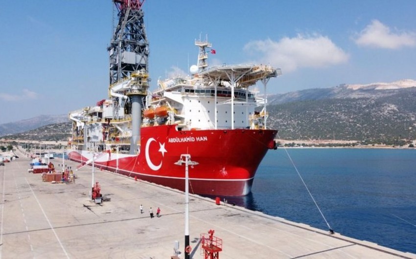 Турецкое судно Абдульхамид Хан ведет бурение в Средиземноморье