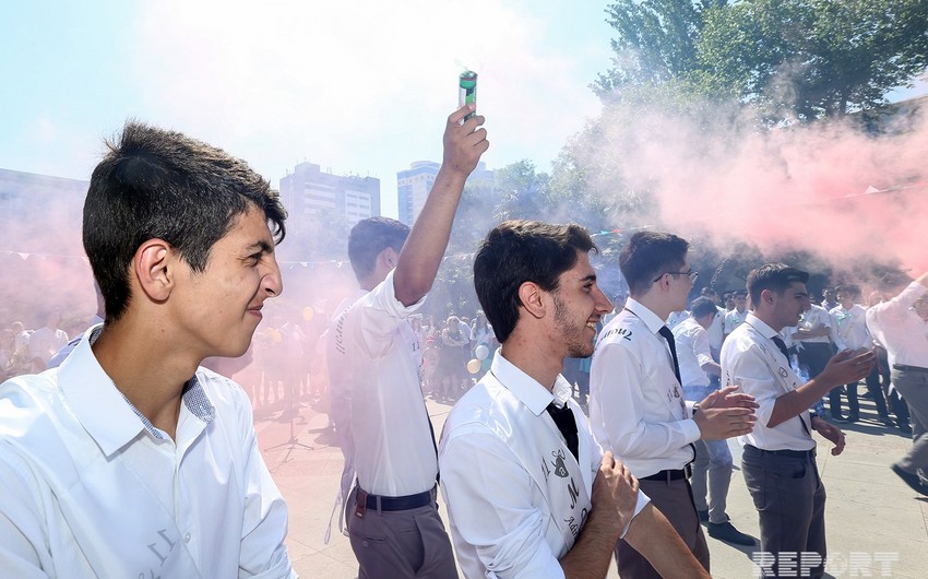 Bakıda “Son zəng” - FOTOREPORTAJ