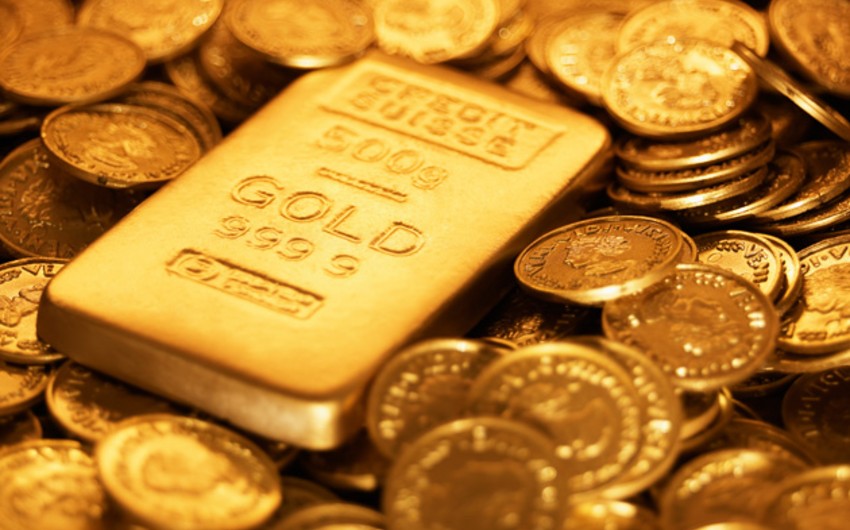 Золото и евро на мировом рынке подешевели