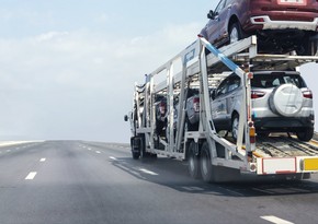 Azerbaijan sharply reduces car imports from Georgia