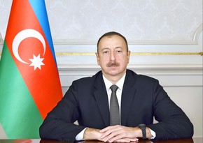 Президент Ильхам Алиев наградил писателя орденом Шохрат