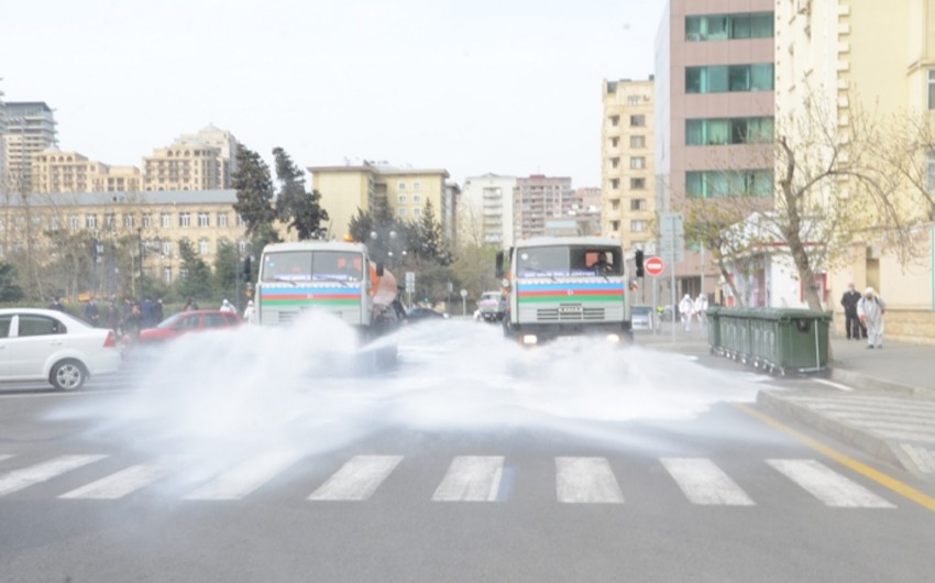 На улицах Баку проводится очередная дезинфекция