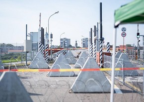 Lithuania puts up dragon’s teeth anti-tank barriers on bridge connecting it to Russia