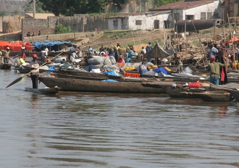 В Конго затонула лодка: погибли 8 человек, десятки пропали без вести
